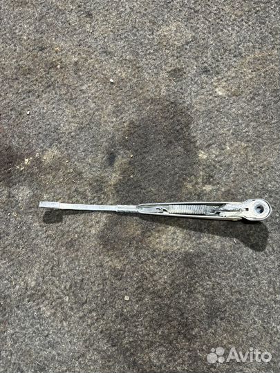 Поводок заднего дворника Ford Focus 1