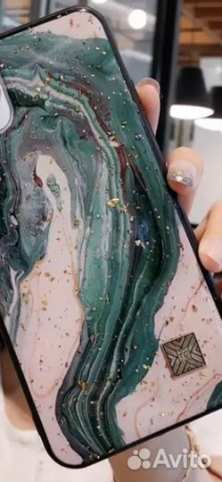 Чехлы на iPhone 11