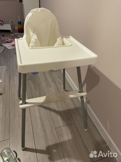 Стульчик для кормления IKEA с подножкой