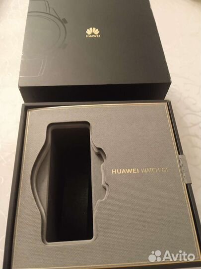 Коробка от смарт-часов Huawei и телефона Honor