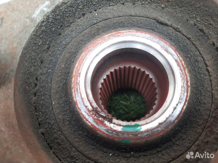 Ступица передняя левая Cadillac Escalade GMT900