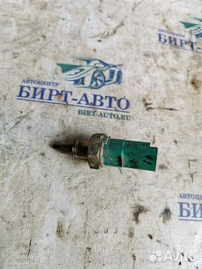 Датчик включения заднего хода Renault Scenic II (2