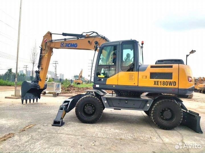 Колёсный экскаватор XCMG XE180WD, 2024