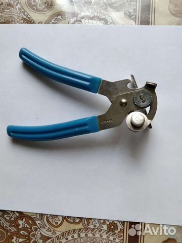 Нож консервный новый