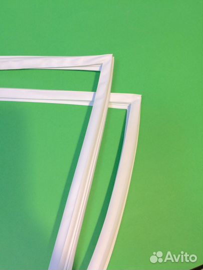 Уплотнитель холодильника Ariston/Indesit/Stinol