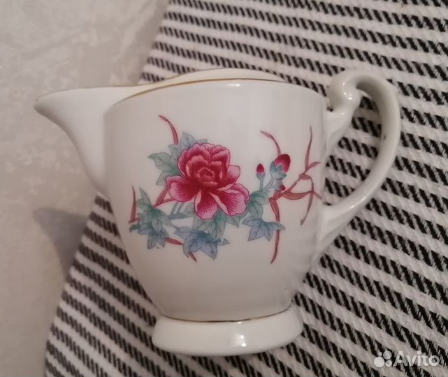 Молочник фарфоровый, Китай, XX в