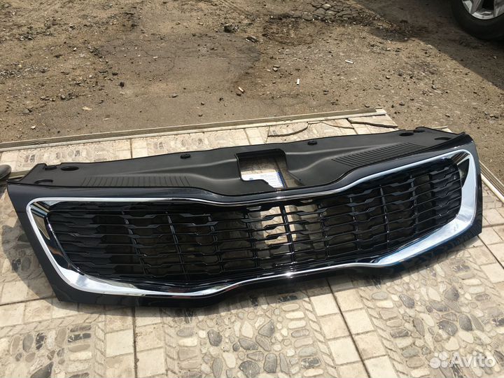 Решетка радиатора KIA Rio 3 2011 - 2015