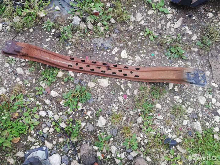 Усилитель заднего бампера Тойота Раф 4