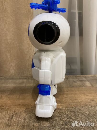 Робот для детей. Танцевальный робот