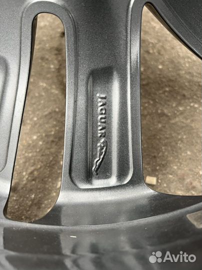 Колеса зимние на Jaguar F-Pace R19 оригинал