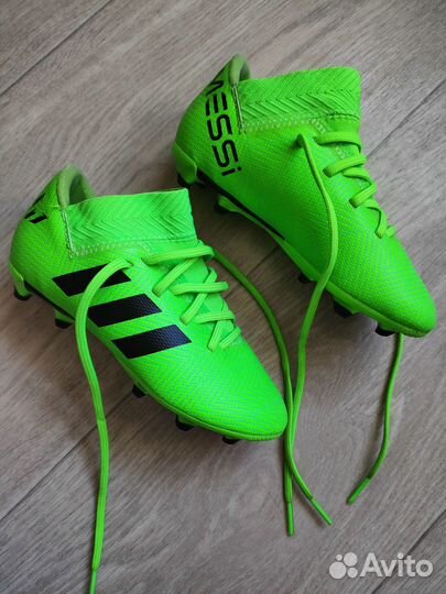 Футбольные бутсы adidas 28