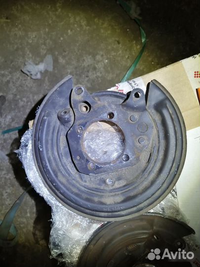 Задние кожухи королла 120