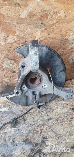 Кулак поворотный передний правый Opel Insignia 20