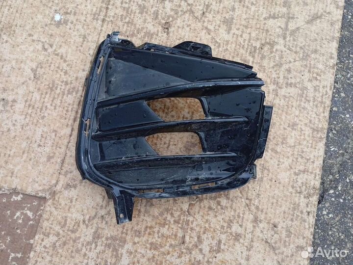 Окантовка противотуманной фары правая Kia K5