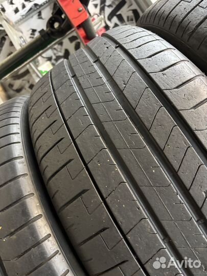 Pirelli P Zero PZ4 L.S. 275/40 R21 и 315/35 R21