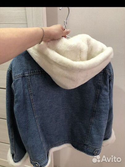 Джинсовая куртка с мехом размер 44 46 женская