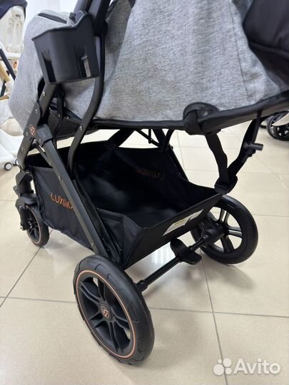 Коляска прогулочная