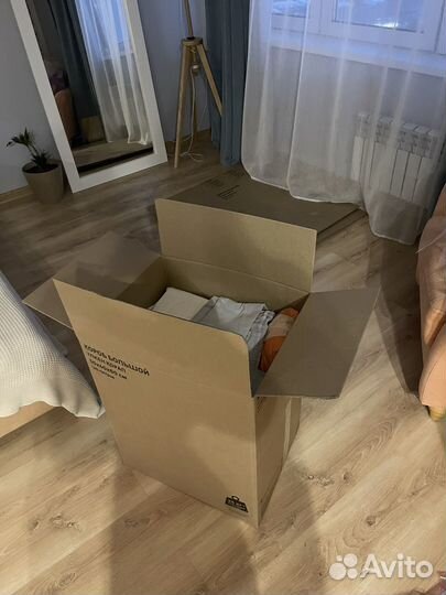 Коробка с вещами