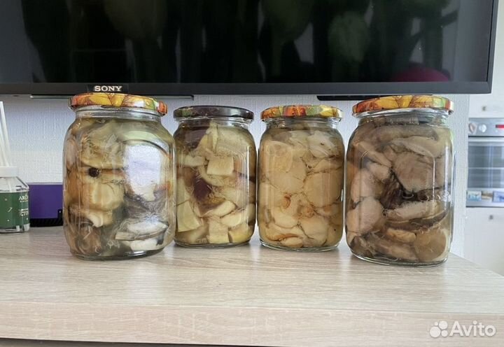 Грибы маринованные