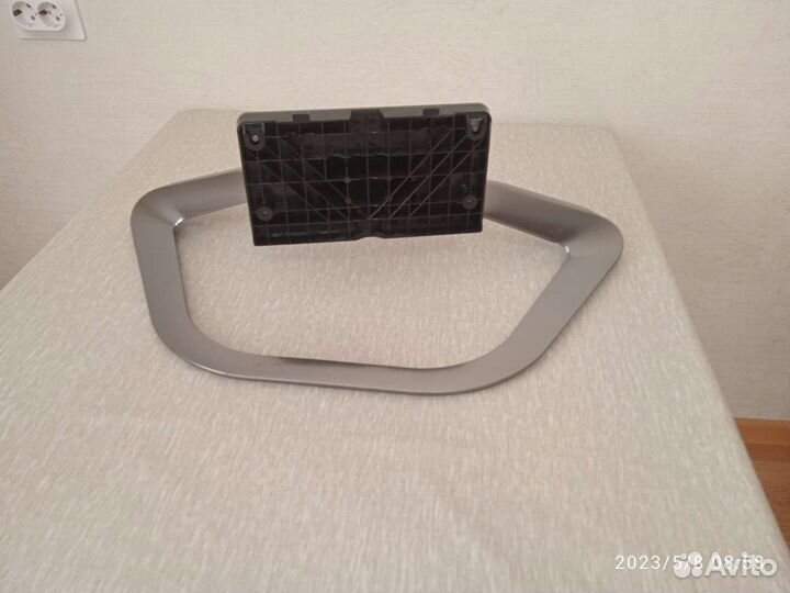 Настольная подставка под телевизор