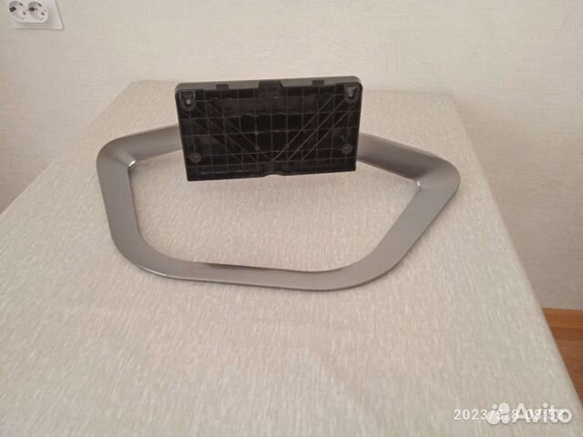 Настольная подставка под телевизор