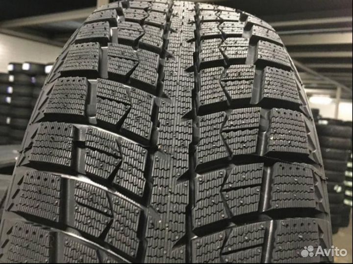 LingLong Green-Max Winter Ice I-15 205/50 R17 93T