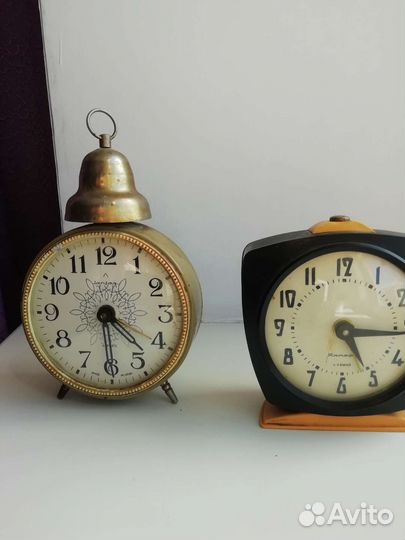 Часы- будильник настольные СССР 