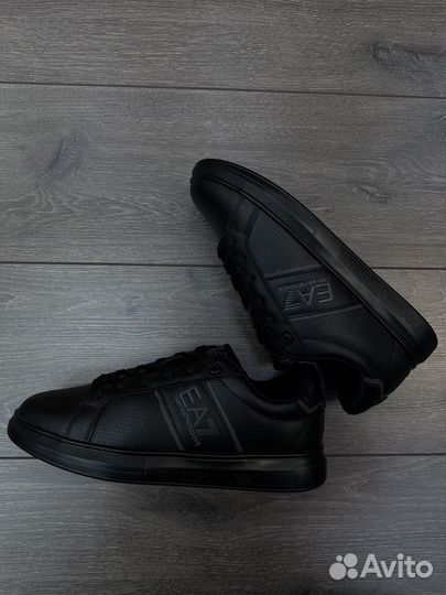 Кроссовки еа7