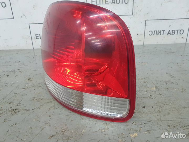 Фонарь правый внешний Volkswagen Touareg