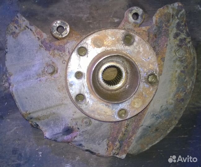 BMW E53 X5 кулак со ступицей правый