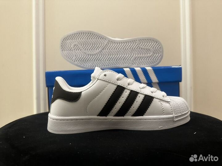 Adidas superstar