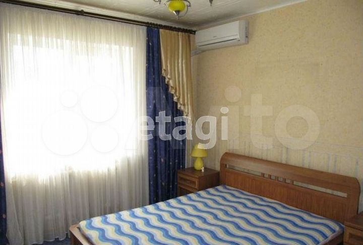 2-к. квартира, 55 м², 4/10 эт.