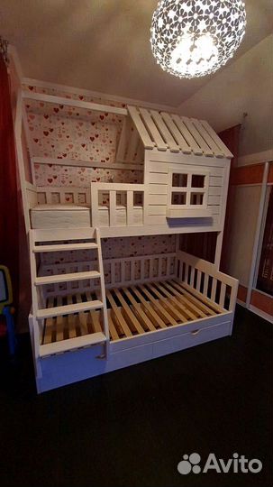 Детская кровать из массива