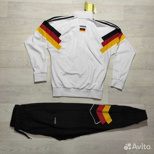 Спортивный костюм 