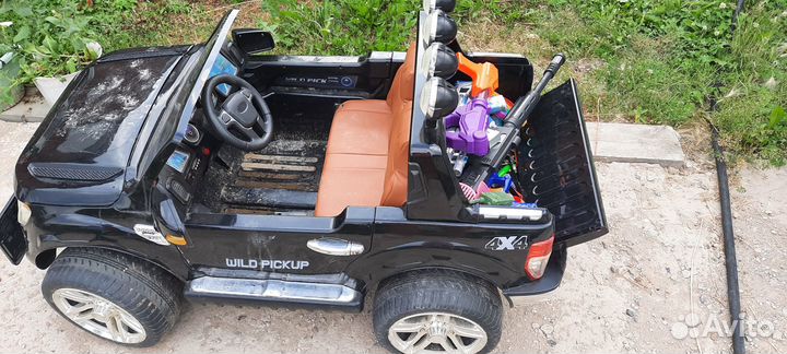 Детская машина электромобиль