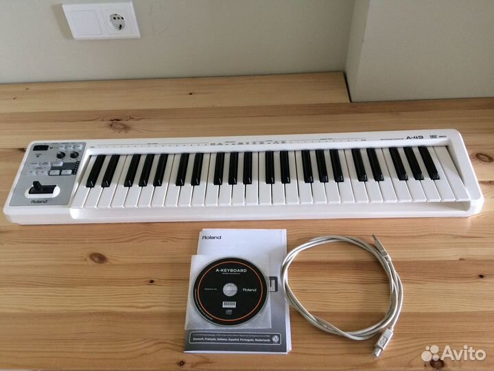 Midi клавиатура Roland A-49 WH