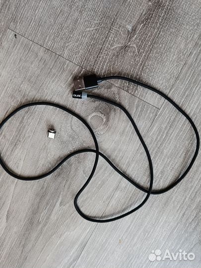 Провод зарядки телефона
