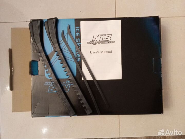 Коньки хоккейные