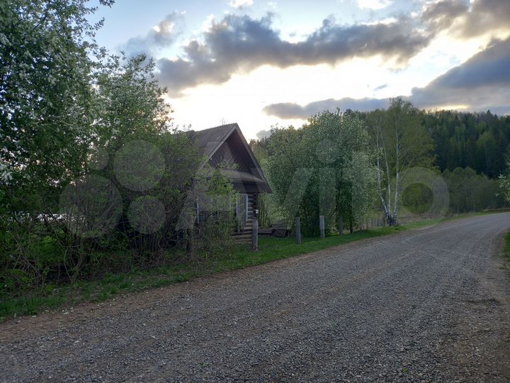 Дом 25 м² на участке 35 сот.