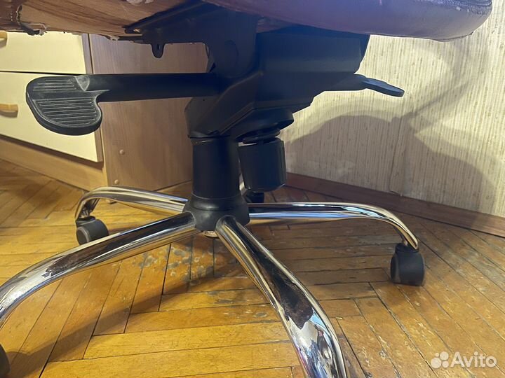 Компьютерное кресло