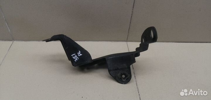 Кронштейн (сопут. товар) A4 B6 2000-2004