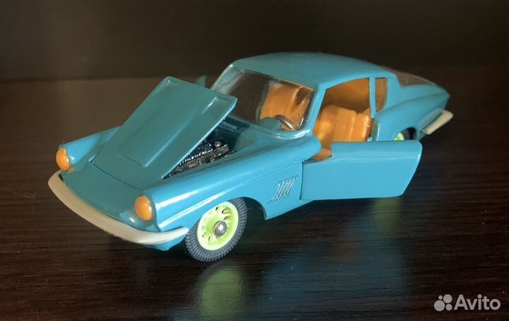 Модель автомобиля 1:43 Maserati Mistral купе