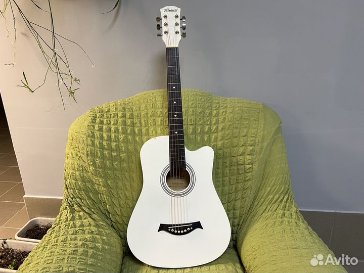 Гитара акустическая
