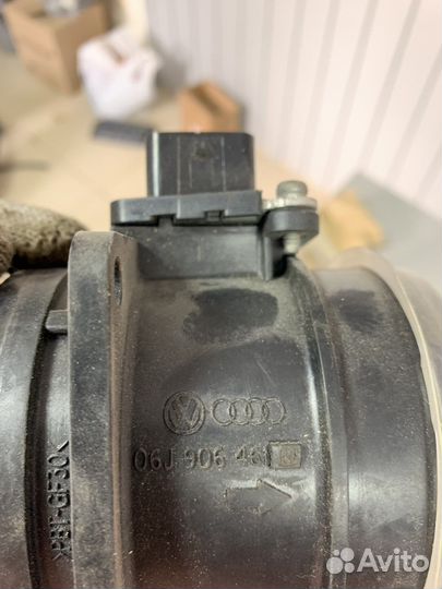 Датчик массового расхода воздуха VW golf VI