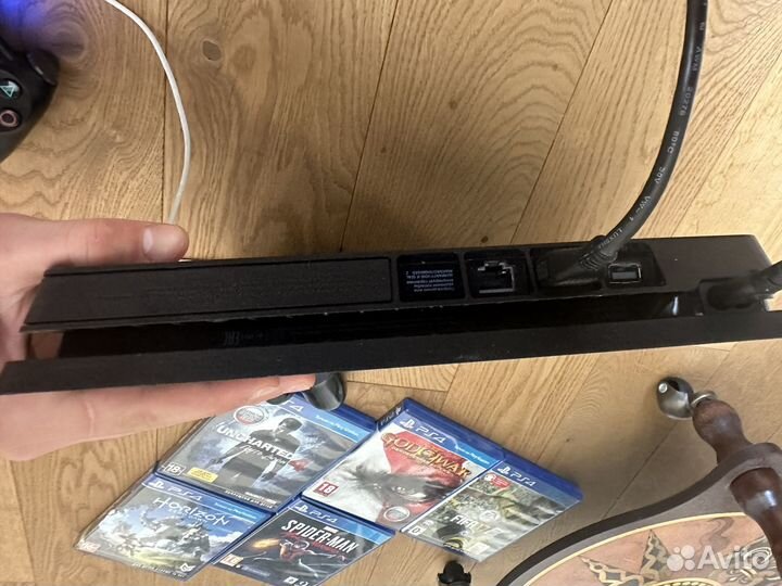 Sony PS4 slim