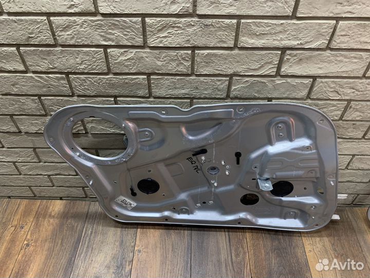 Hyundai Equus Стеклоподъемник электр. передний