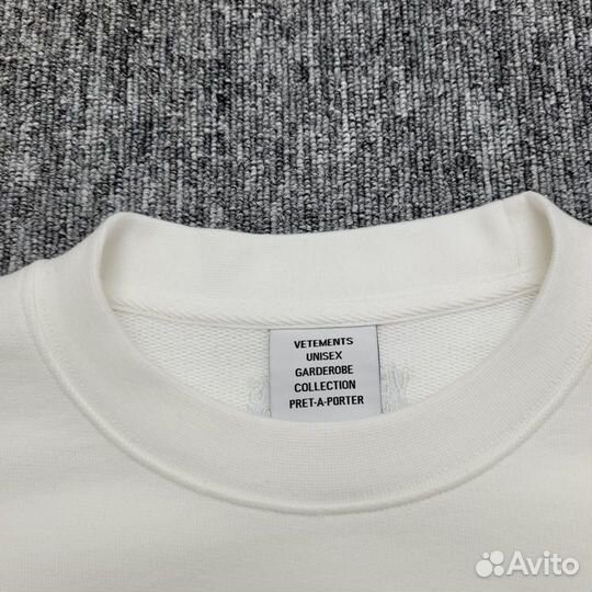 Свитшот белый Vetements