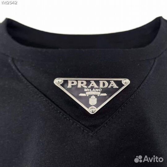 Футболка Prada