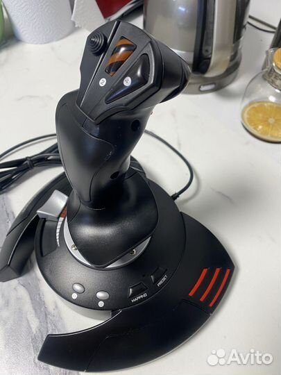 Thrustmaster t flight stics x джостик