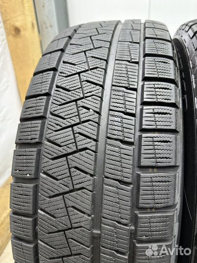 Pirelli Ice Asimmetrico 215/55 R17 94Q